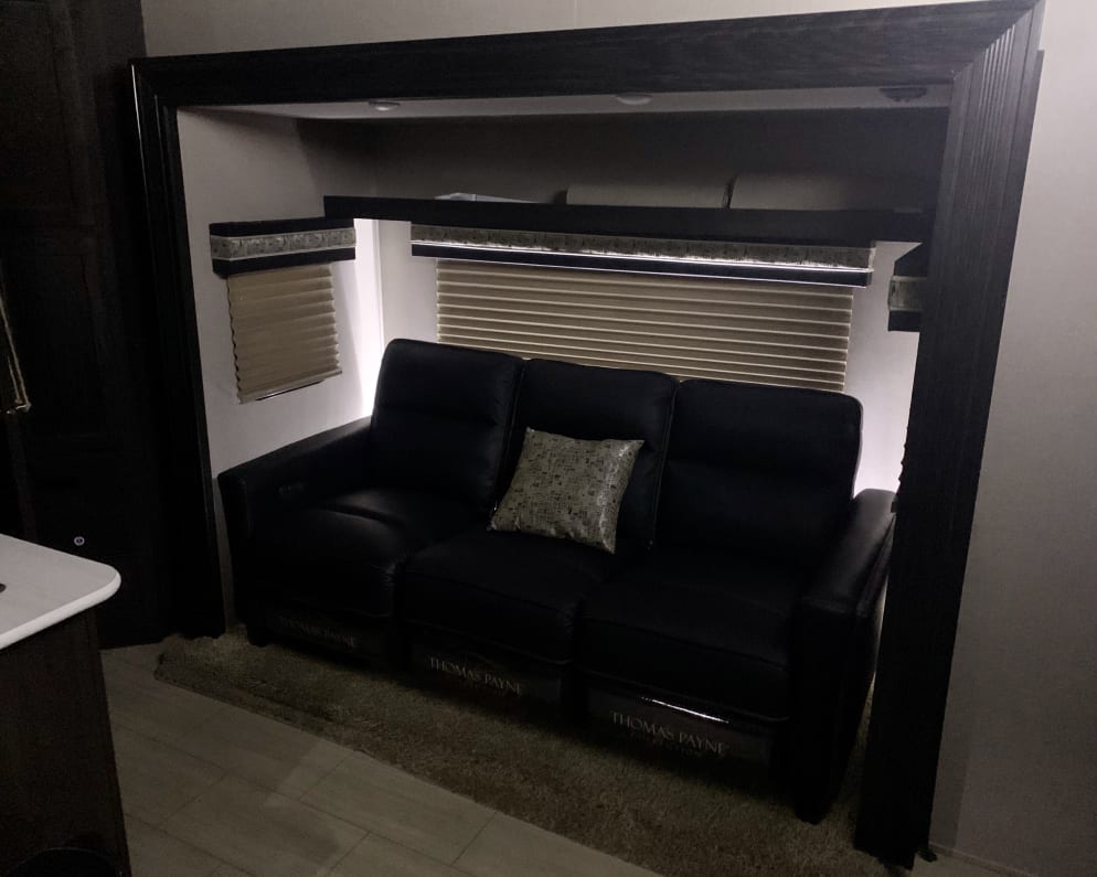 2018 X-Lite  by Forest River for rent in 60067