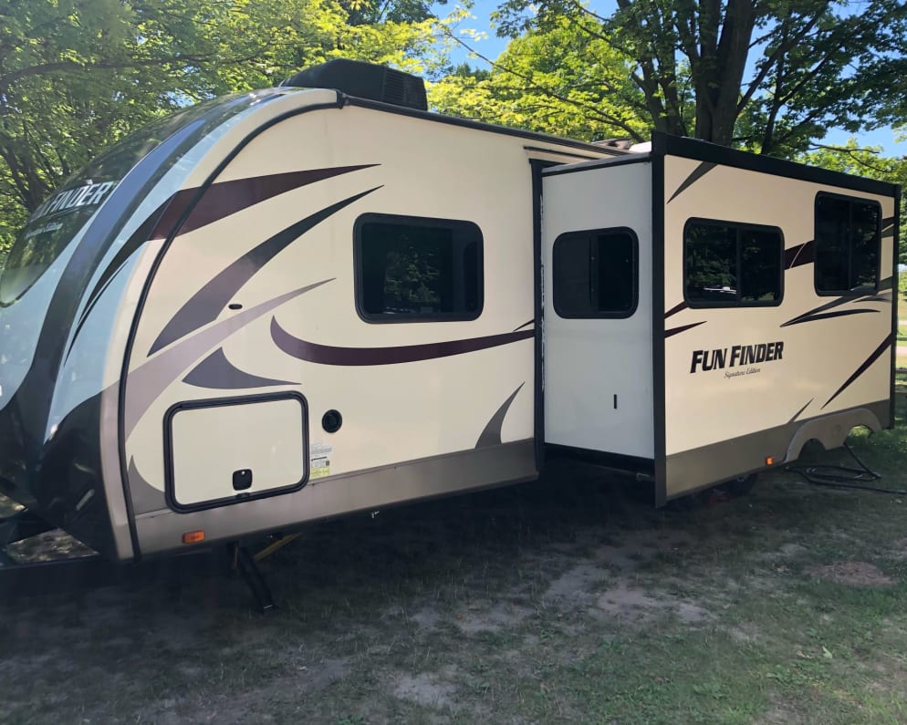 2017 FunFinder  by CruiserRvCorp for rent in 49445