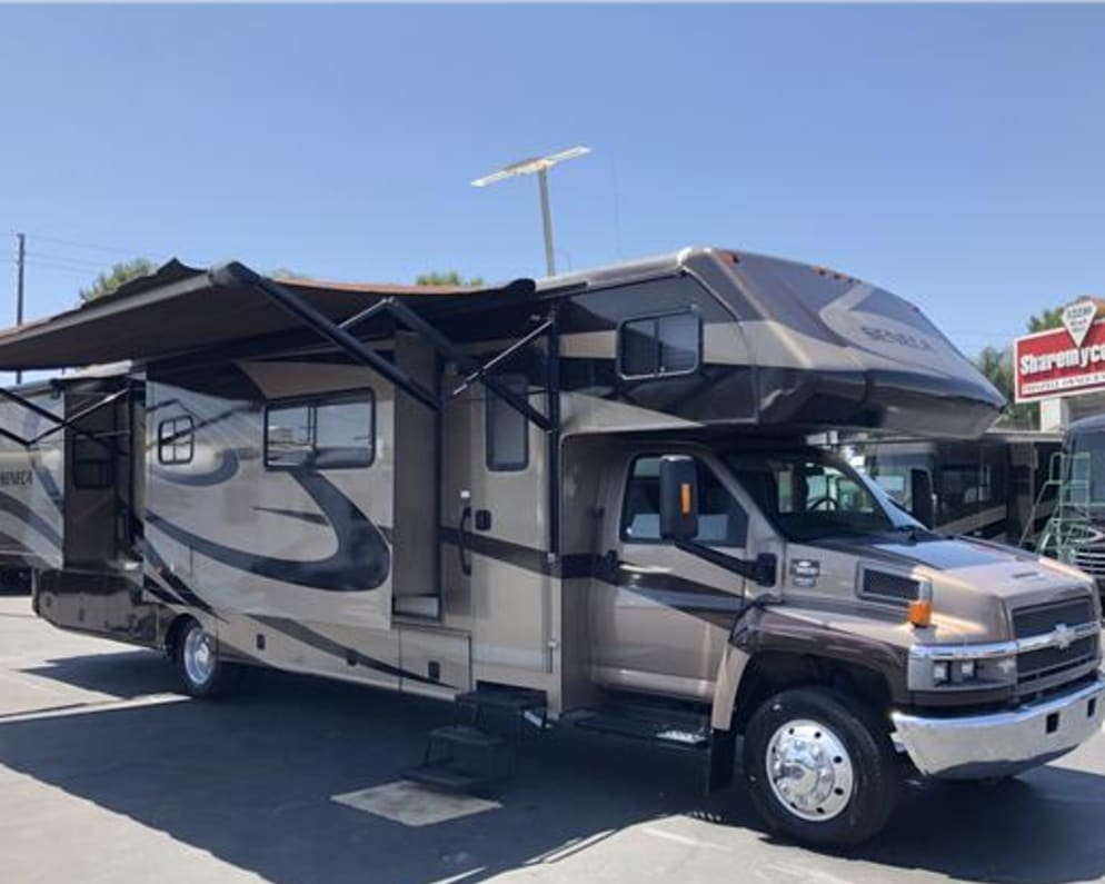 2008 Class C RV for Rent in Stanton, California