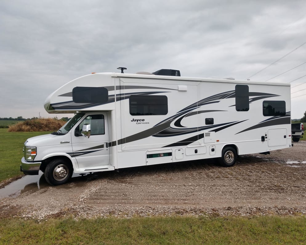 Class C RV for Rent in Joliet, Illinois