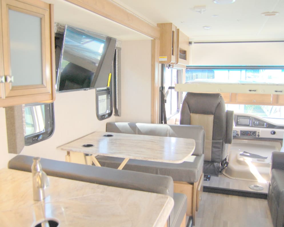 Class A RV for Rent in MULLICA HILL, New Jersey
