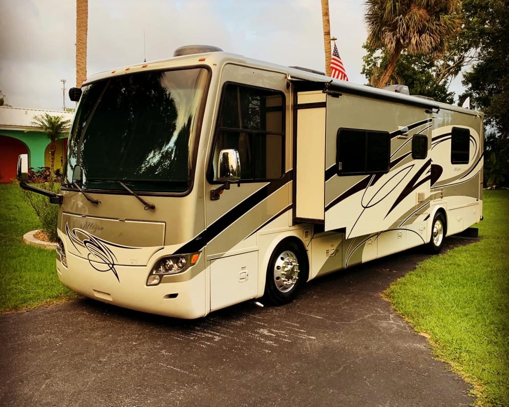 2011 Class A RV for Rent in Merritt Island, Florida