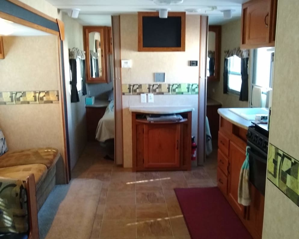 2008 Frontier Hyperlite 28RBH available for rent in Goddard Kansas