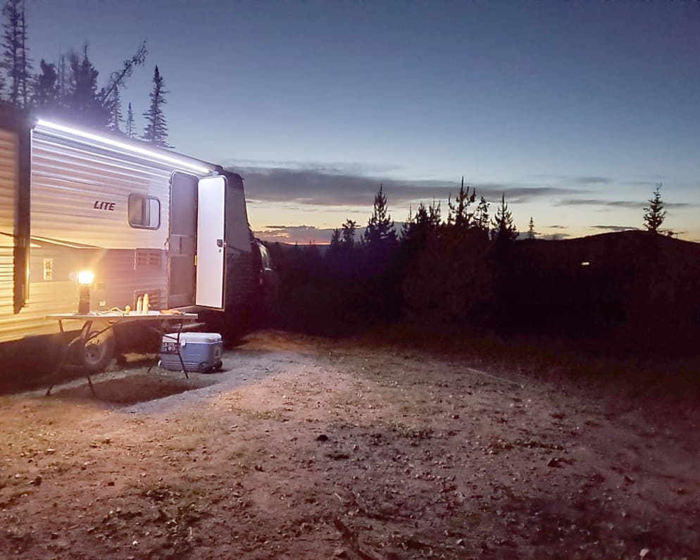 2020 Crossroads Zinger Travel Trailer for rent in Littleton Colorado