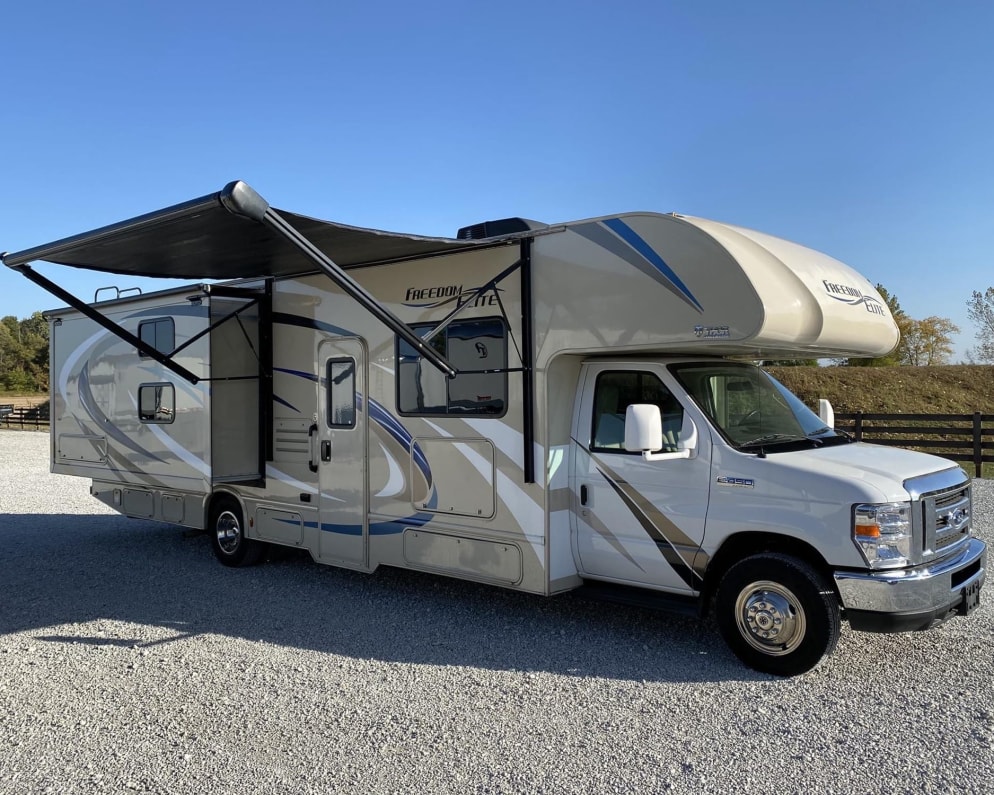 2019 Class C RV for Rent in Zionsville, Indiana