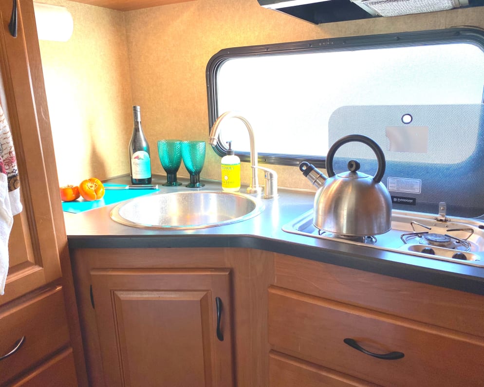 2017 Thor Motor Coach Four Winds Majestic available for rent in Santa Clara California