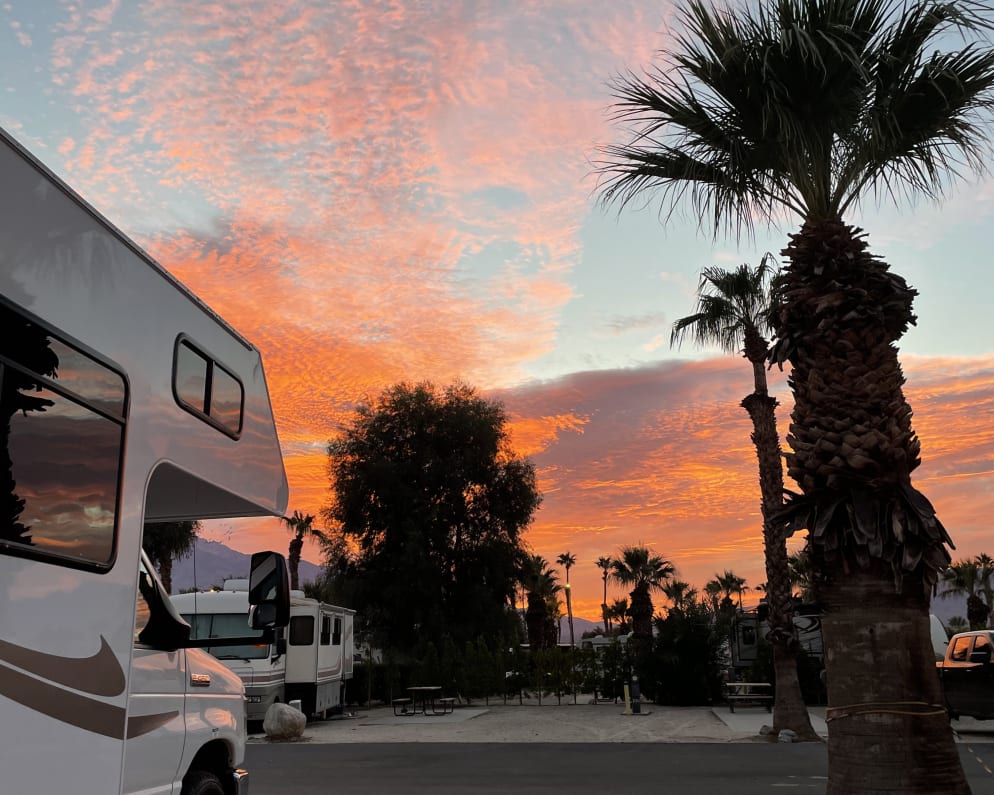 2016 Thor Motor Coach Four Winds Majestic Class C for rent in Garden Grove California