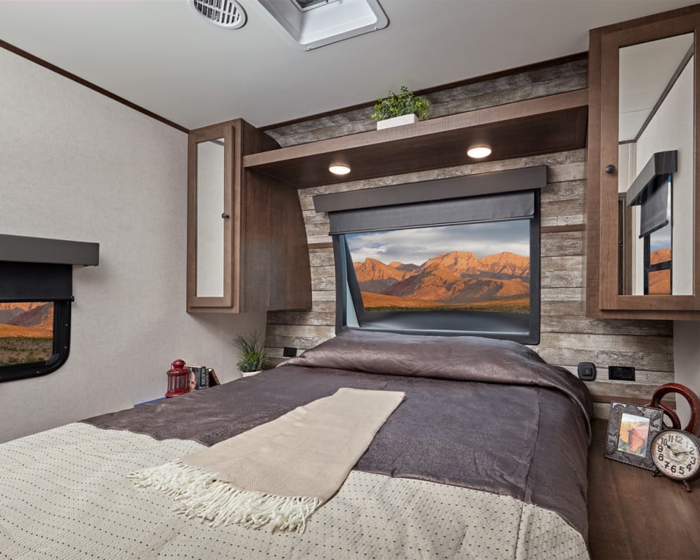 2021 2815 XLR HyperLite  by Forest River for rent in 81230
