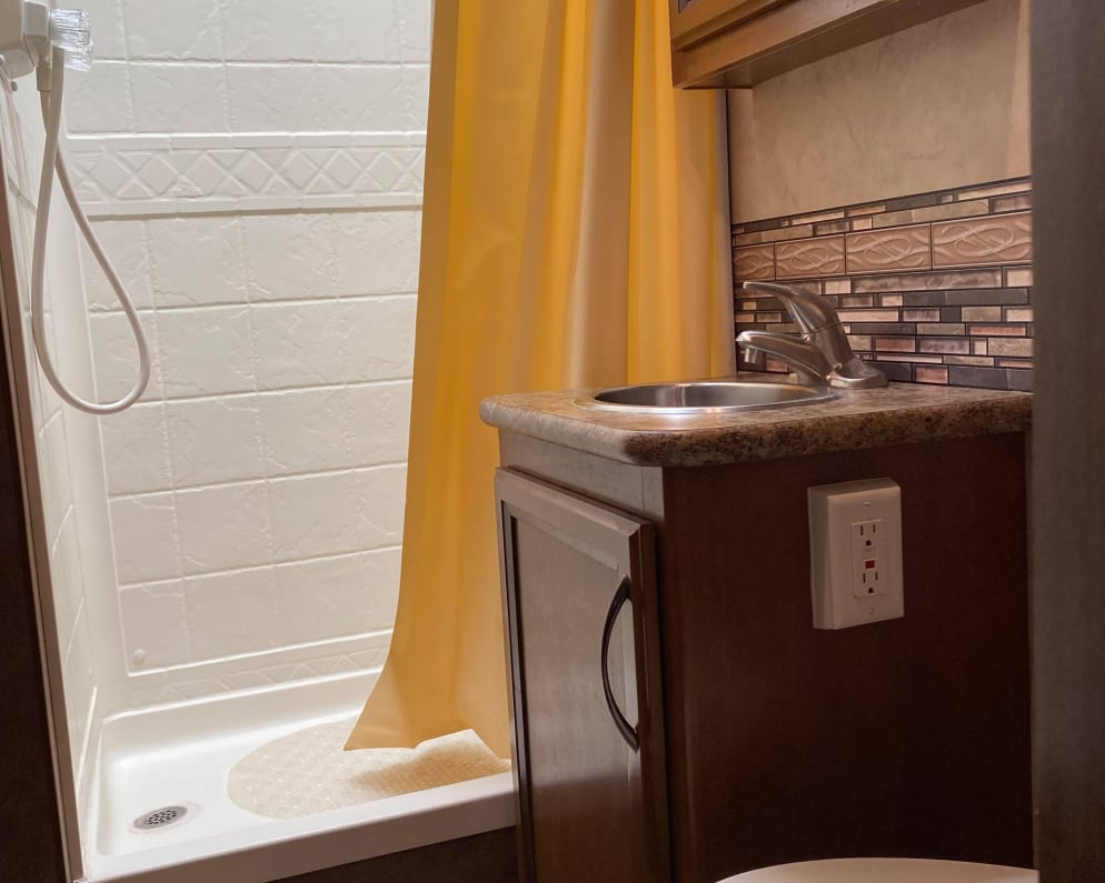 2013 Four Winds  by Thor Motor Coach for rent in 28804