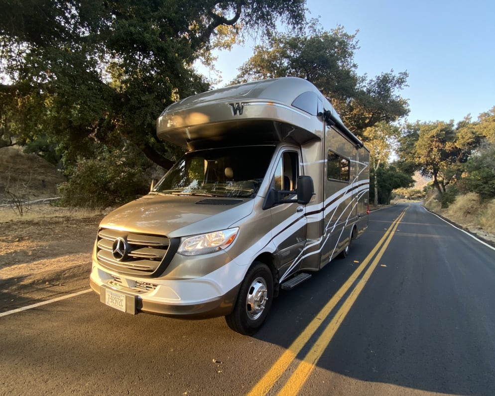 2021 Class C RV for Rent in Los Angeles, California - RVUSA.com