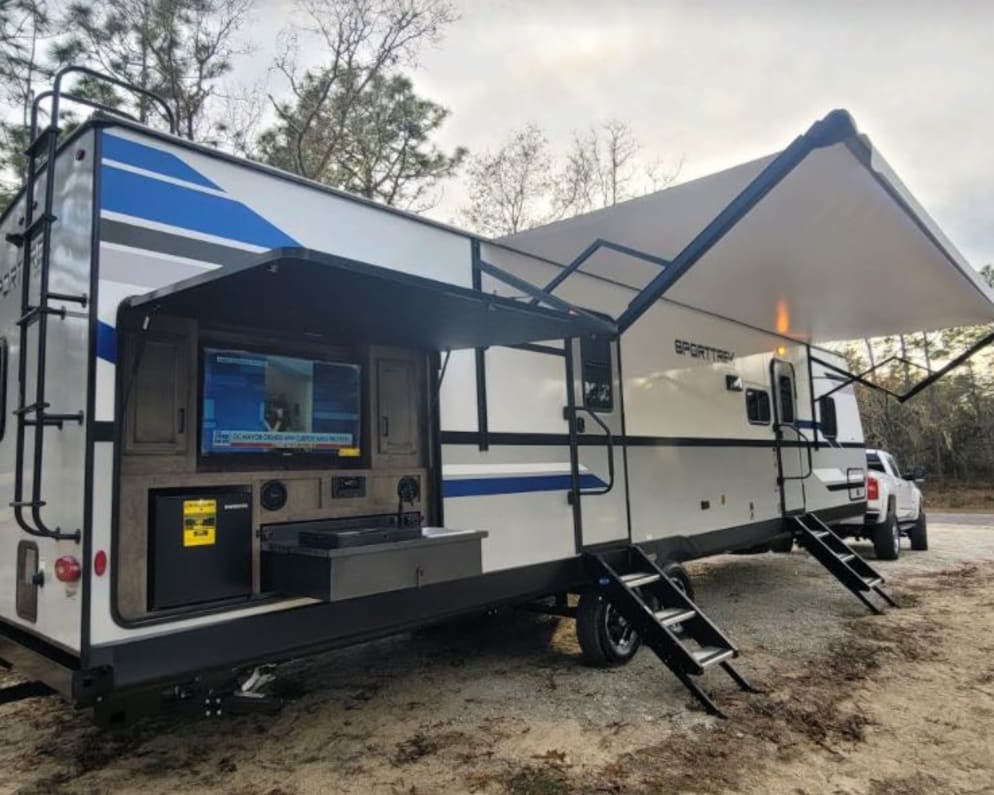 2021 ST332VBH  by Venture for rent in 34433