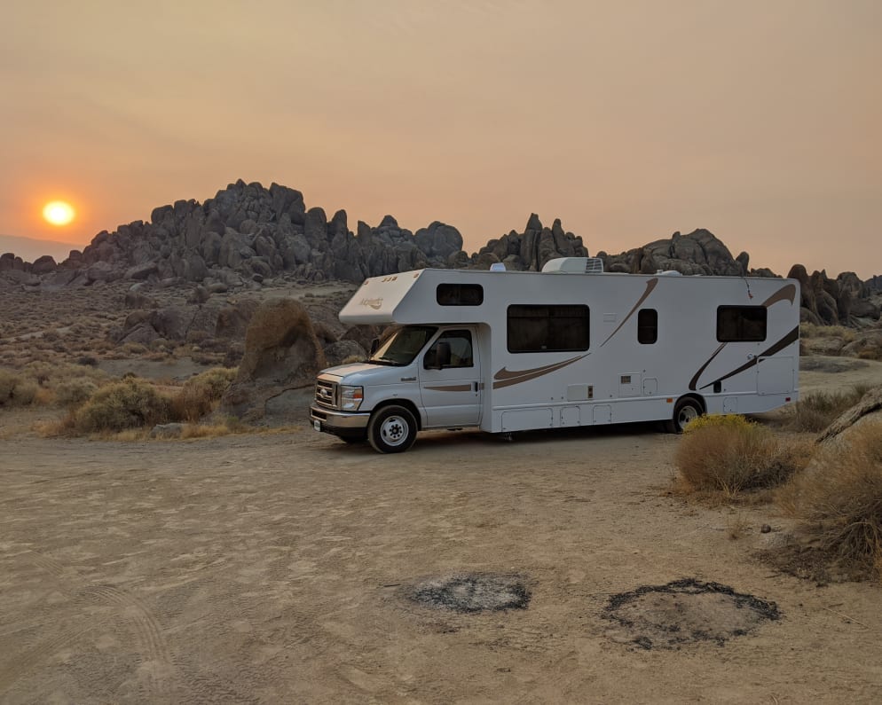 2015 Thor Motor Coach Four Winds Majestic