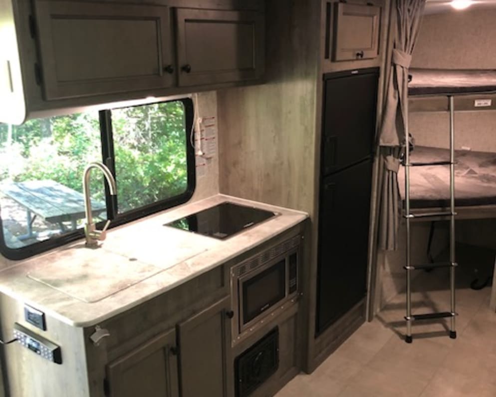 2021 Apex Nano 208 BHS Travel Trailer for rent in Hamilton Ontario