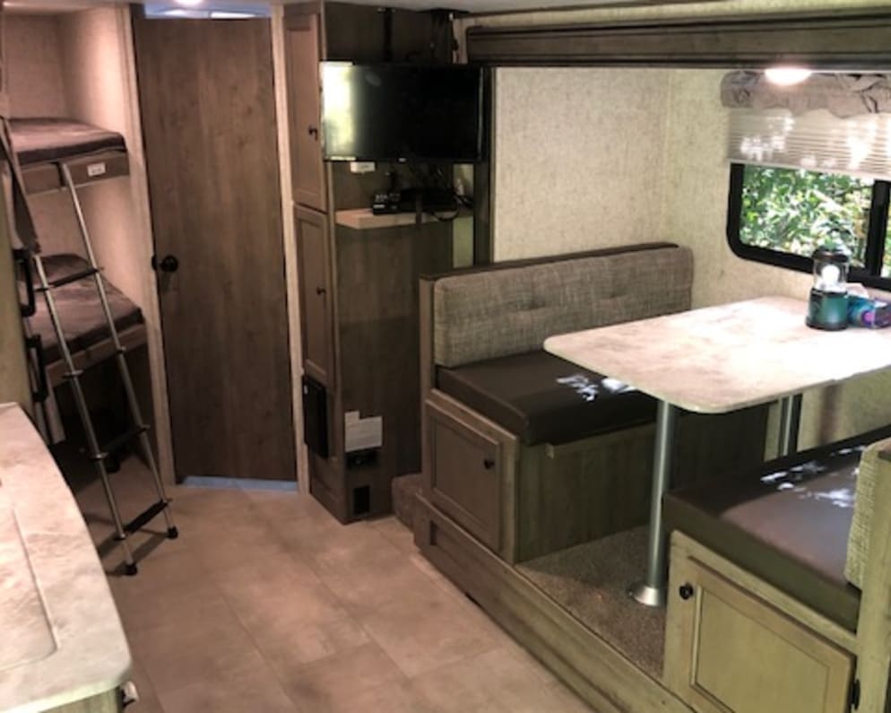 2021 208 BHS  by Apex Nano for rent in l8b0c9