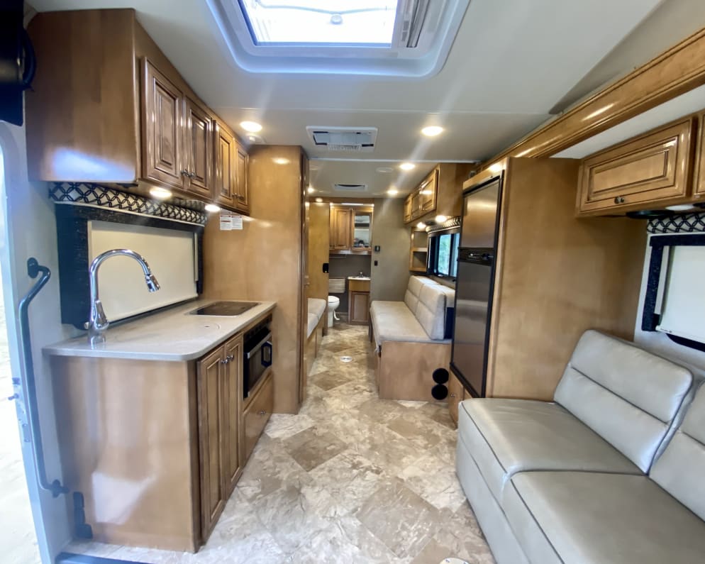 2017 Thor Motor Coach Siesta available for rent in Brea California