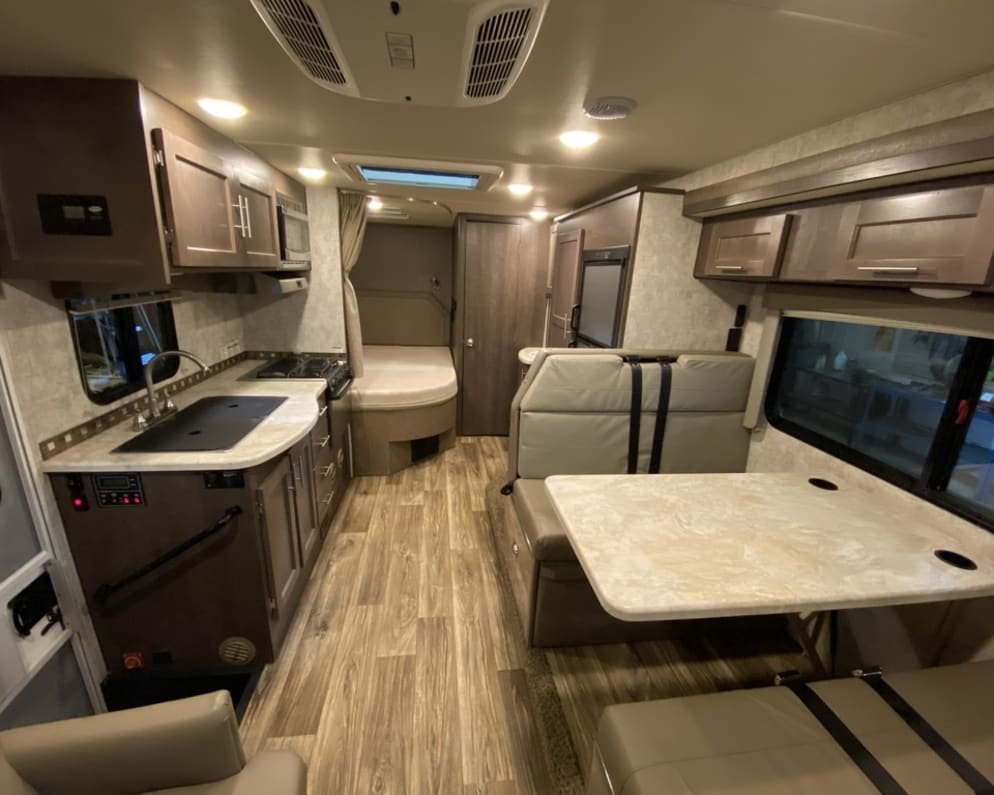 2021 Adventurer Lp Adventurer Class C for rent in Richelieu Quebec