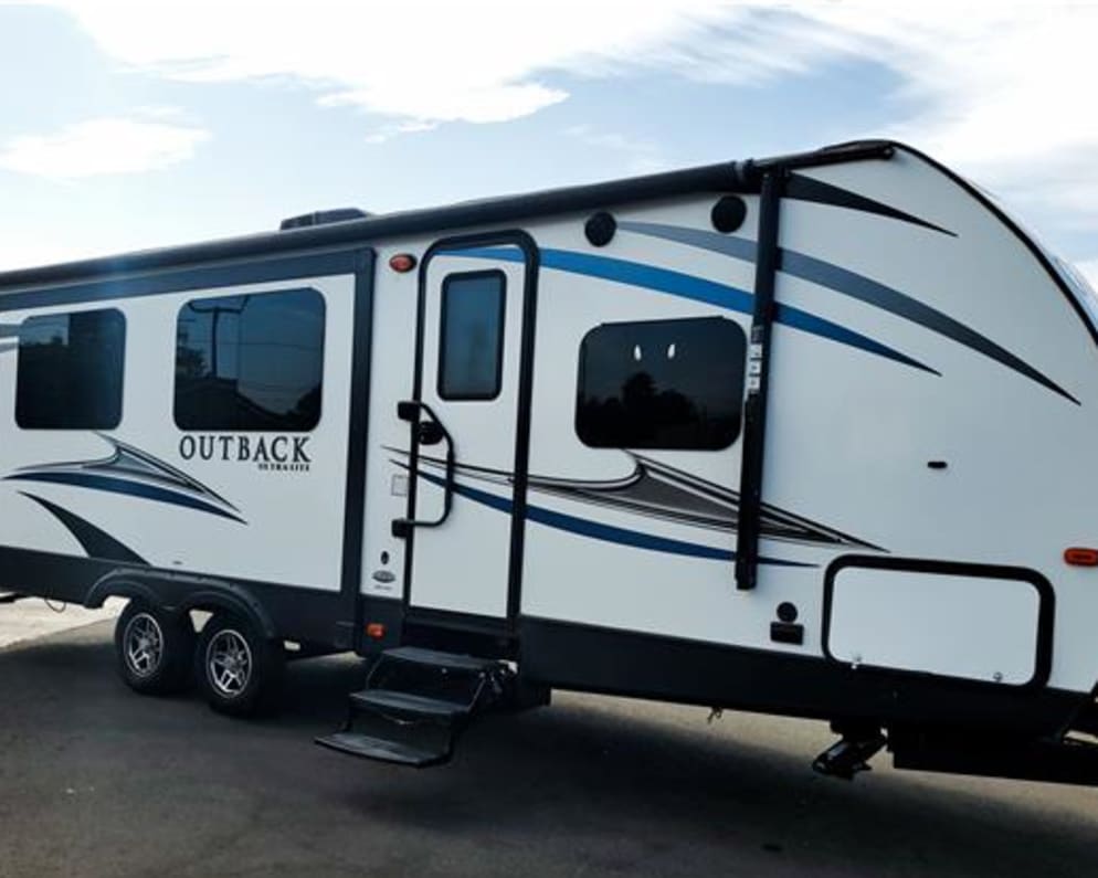 Travel Trailer RV for Rent in Riverside, California