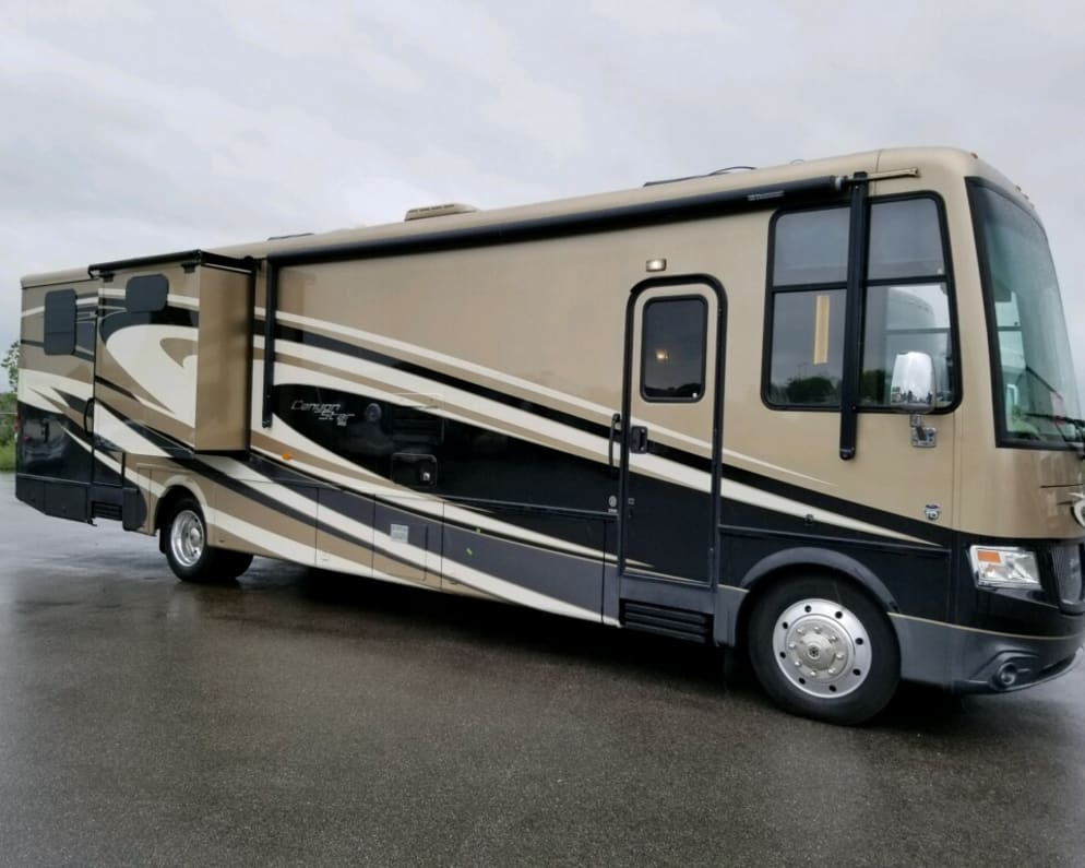 2015 Newmar Canyon Star