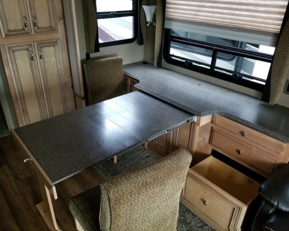 2015 Newmar Canyon Star Class A for rent in Cottage Grove Minnesota