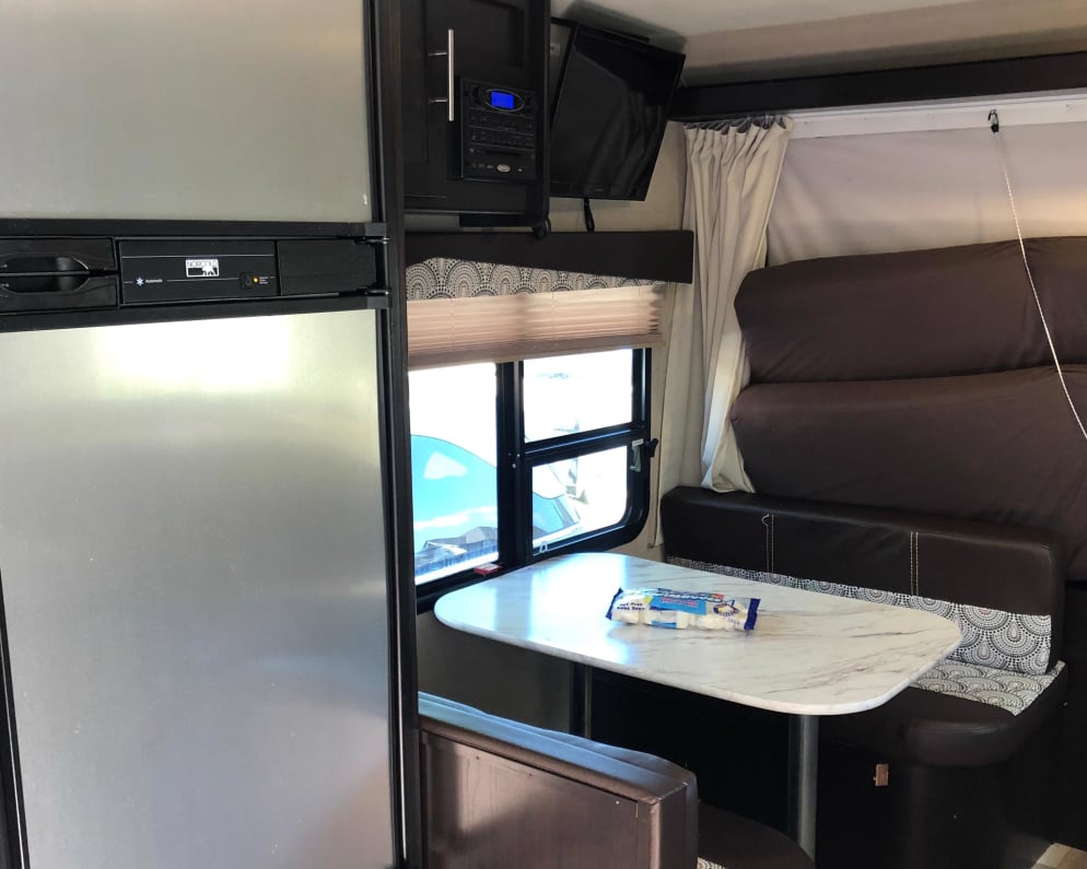 2016 Kodiak Express  by Dutchmen for rent in N1L 1G9