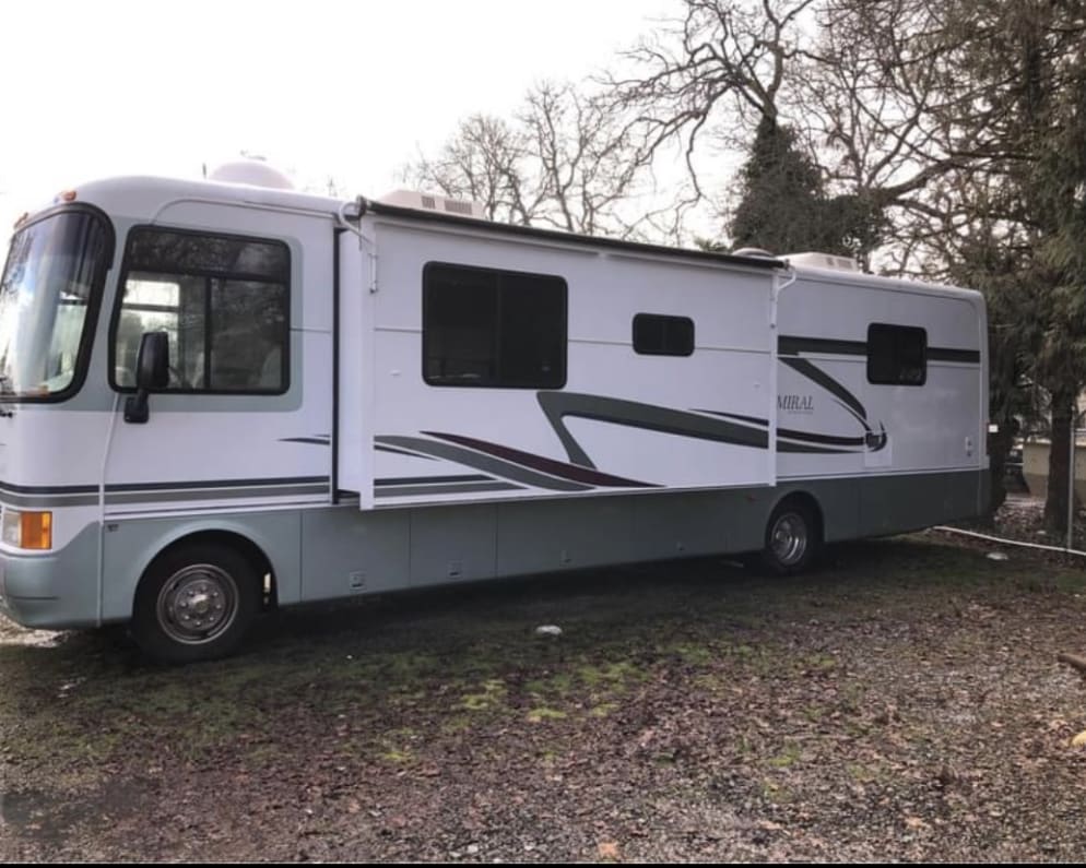 2001 Class A RV for Rent in troutdale, Oregon