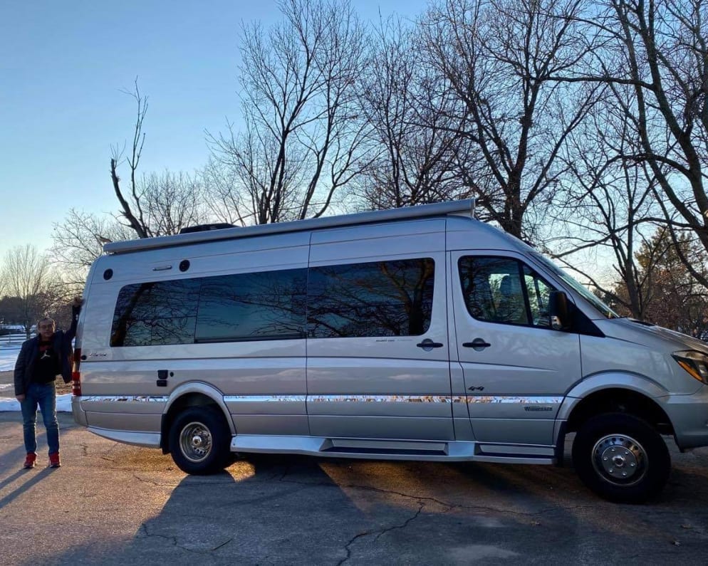 Class B RV for Rent in Lincoln, Nebraska