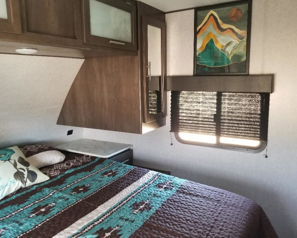 2021 Coleman  by Dutchmen for rent in 76065