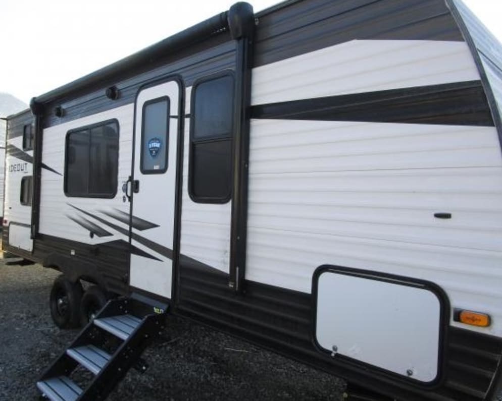 2021 Keystone Hideout available for rent in Kelowna British Columbia