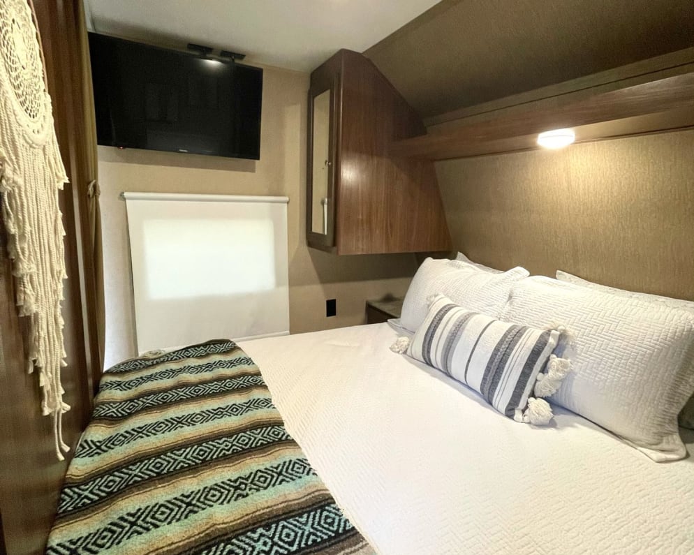 2017 Dutchmen Coleman Travel Trailer for rent in Cartersville Georgia