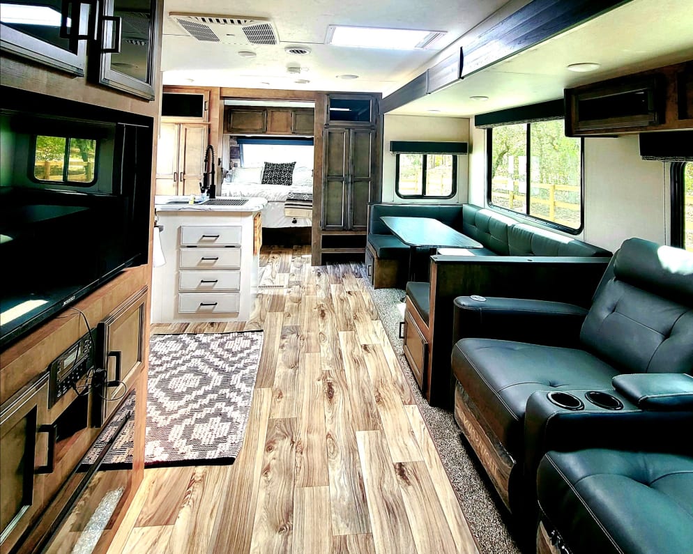 2021 Travel Trailer RV for Rent in Citrus Springs, Florida