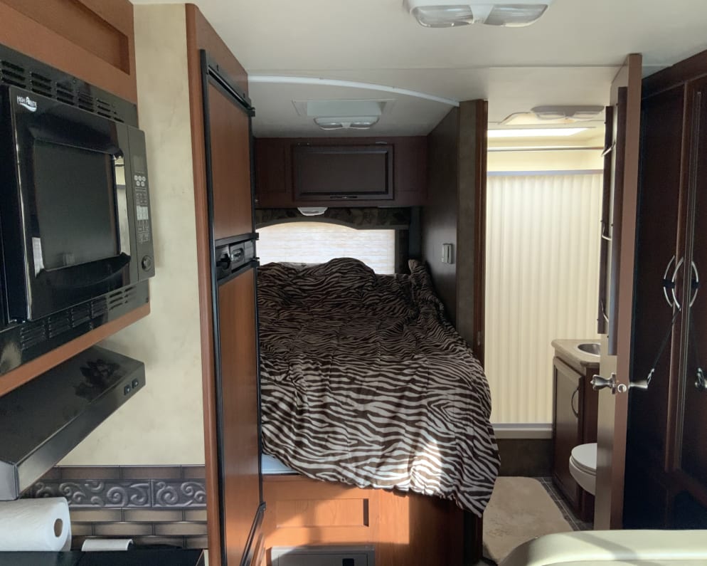 2013 Thor Motor Coach Four Winds Class C for rent in Weatherford Texas