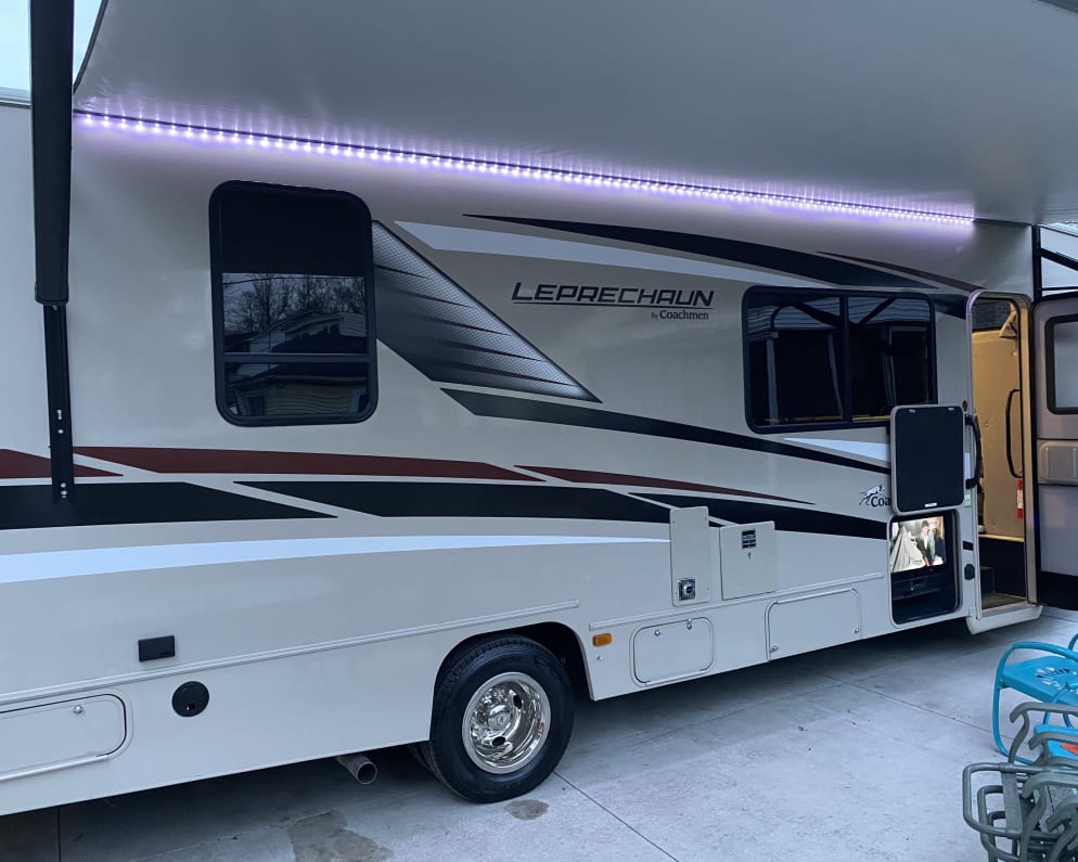2021 Coachmen Leprechaun 311 fs available for rent in warren Michigan