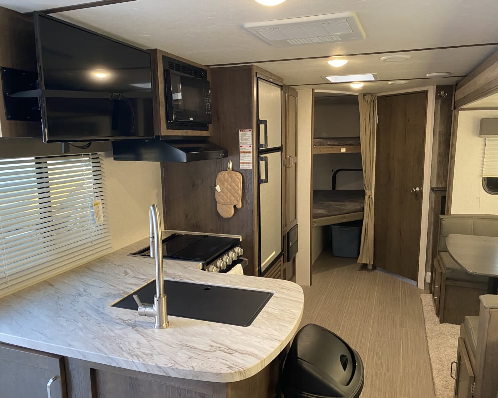 2020 Passport  by Keystone for rent in 48017-1027
