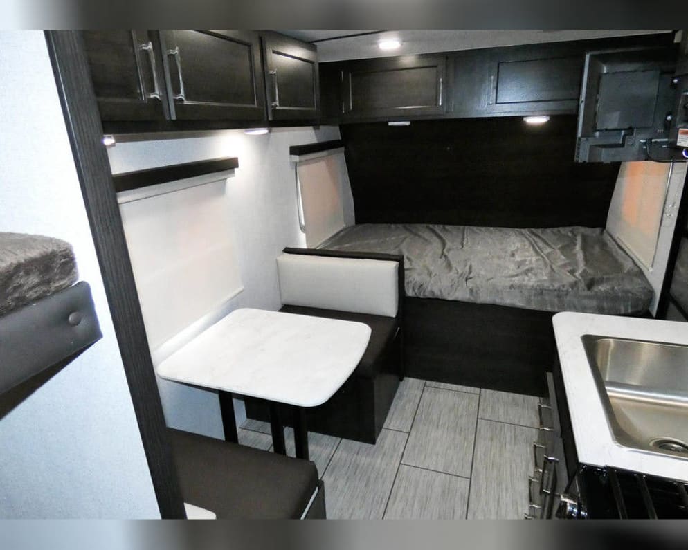 2021 Genesis Supreme Rv Surfside
