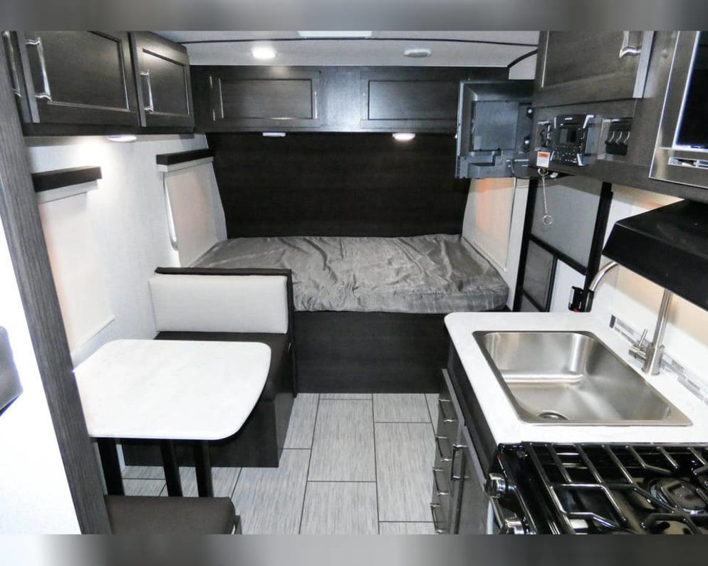 2021 Genesis Supreme Rv Surfside Travel Trailer for rent in Glendale Arizona