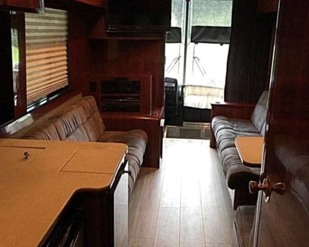 2003 Le Mirage  by Prevost for rent in 08846