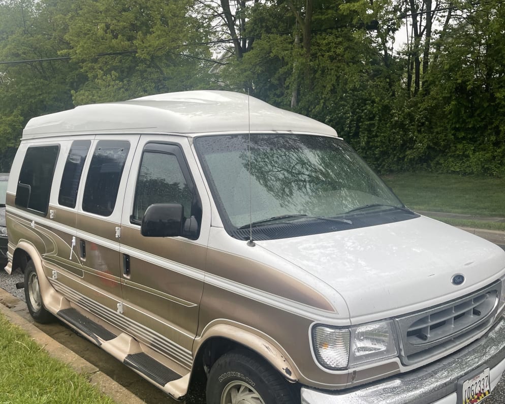 2001 Class B RV for Rent in Taneytown, Maryland