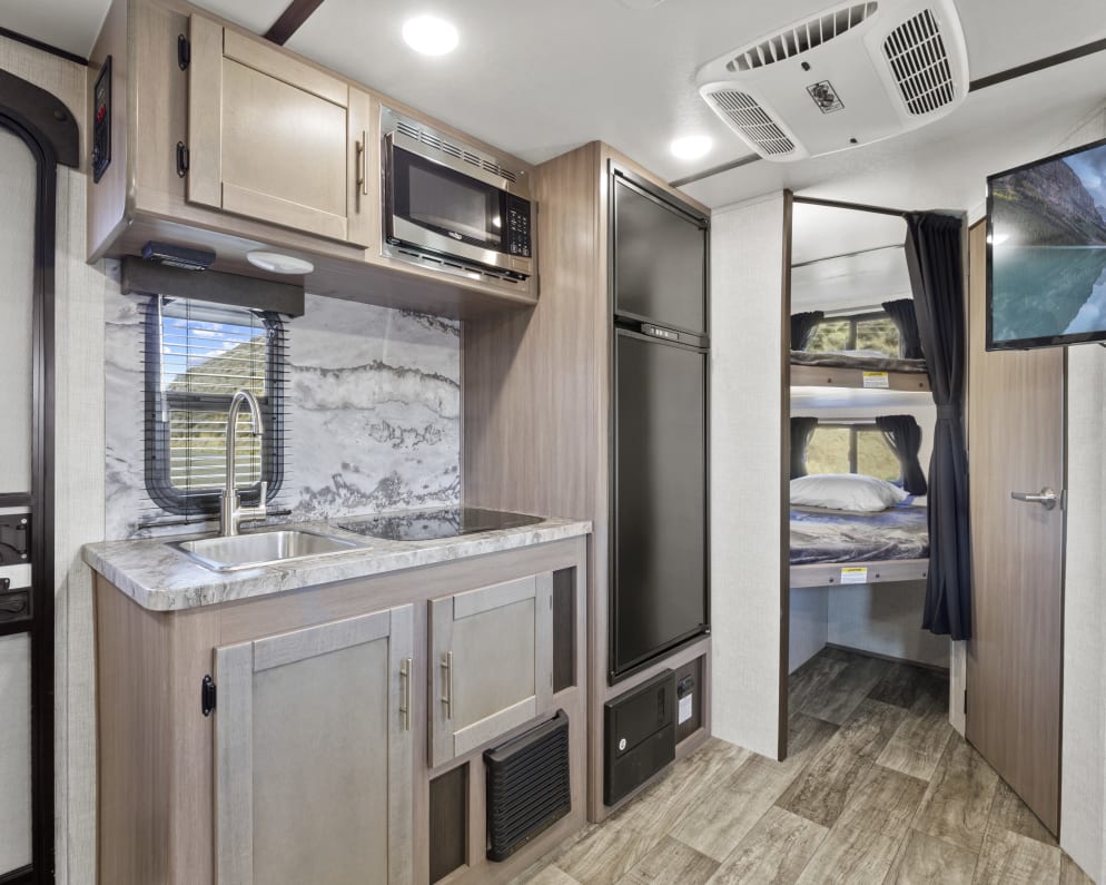 2021 Crossroads Sunset Trail Super Lite available for rent in Santa Clarita California