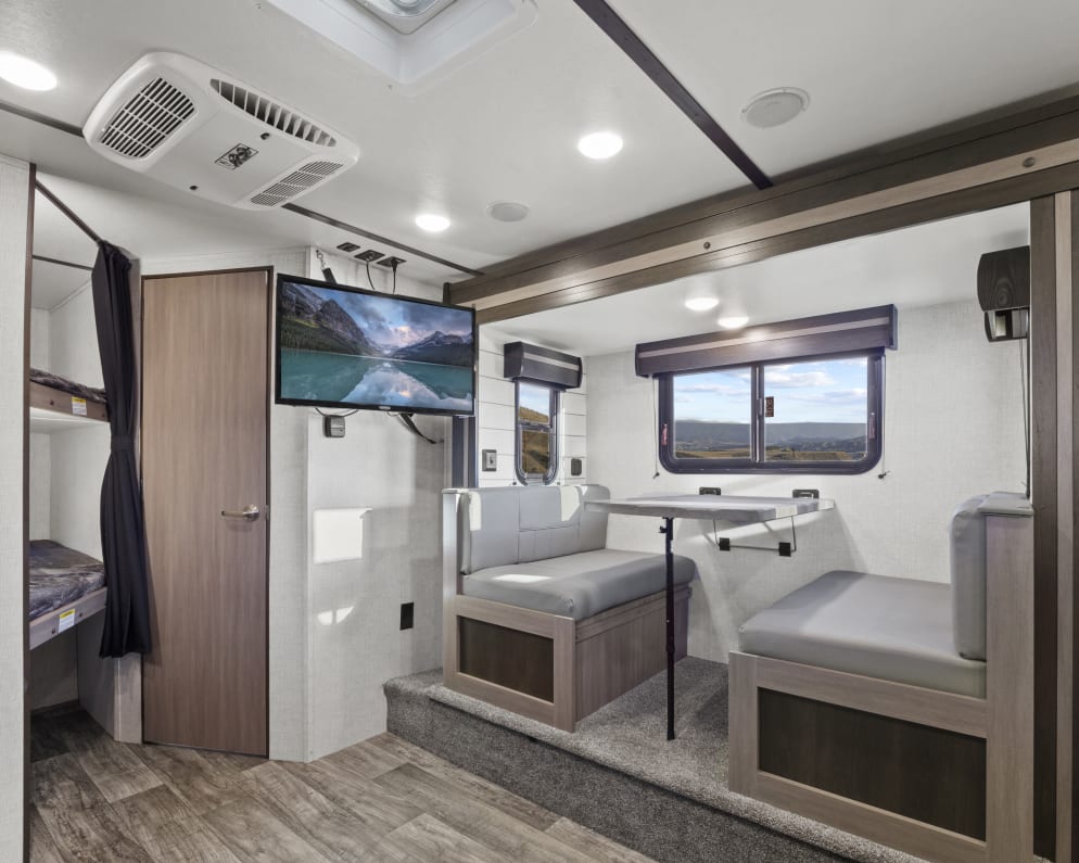 2021 Crossroads Sunset Trail Super Lite Travel Trailer for rent in Santa Clarita California