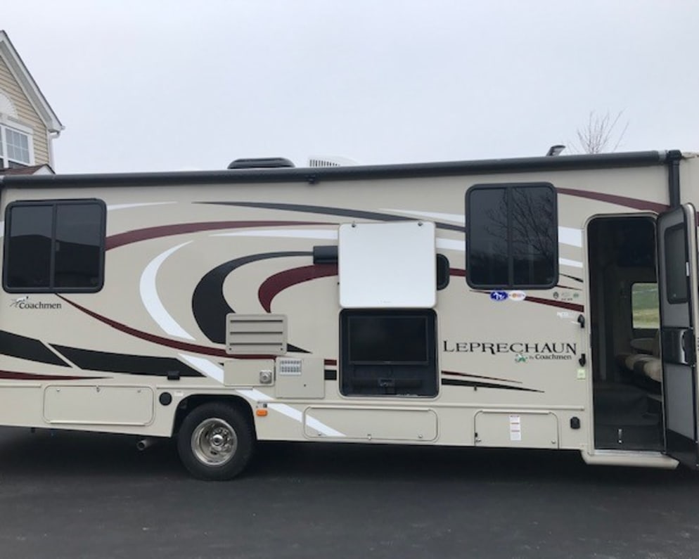 2018 Coachmen Leprechaun
