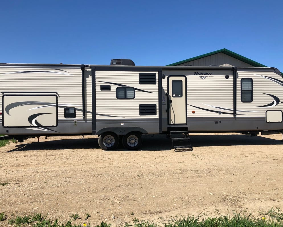 2017 Keystone Hideout 32 BHTS available for rent in Baraboo Wisconsin
