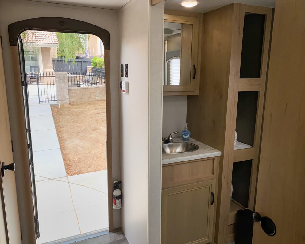 2021 Winnebago Minnie Travel Trailer for rent in Hemet California