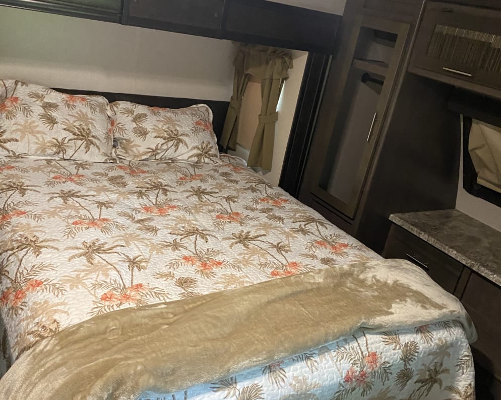 2018 Crossroads Sunset Trail Reserve Travel Trailer for rent in High Springs Florida