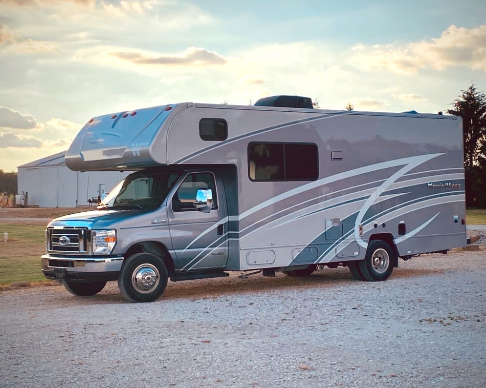 2020 Class C RV for Rent in Gilberts, Illinois