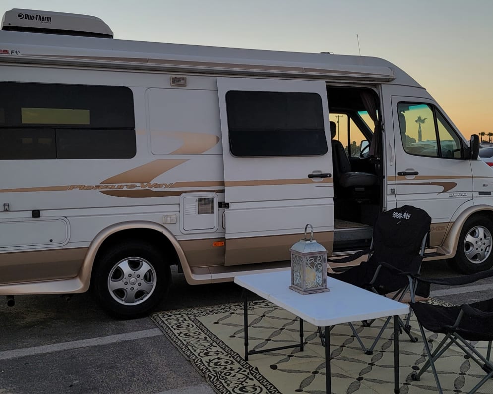 2006 Pleasure Way Plateau Ts available for rent in Las Vegas Nevada