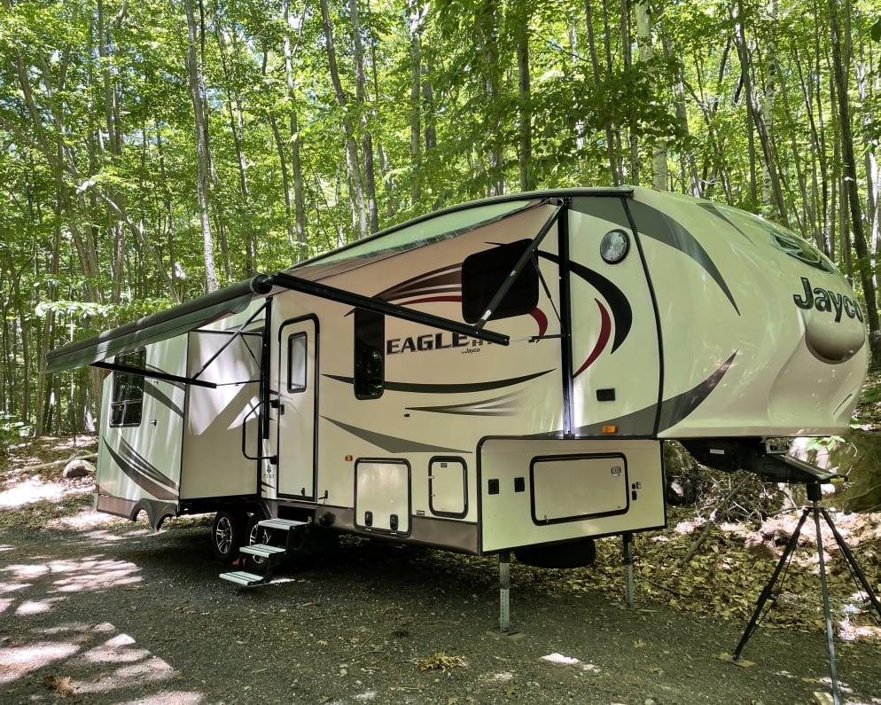 2016 Fifth Wheel RV for Rent in Lyman, Maine