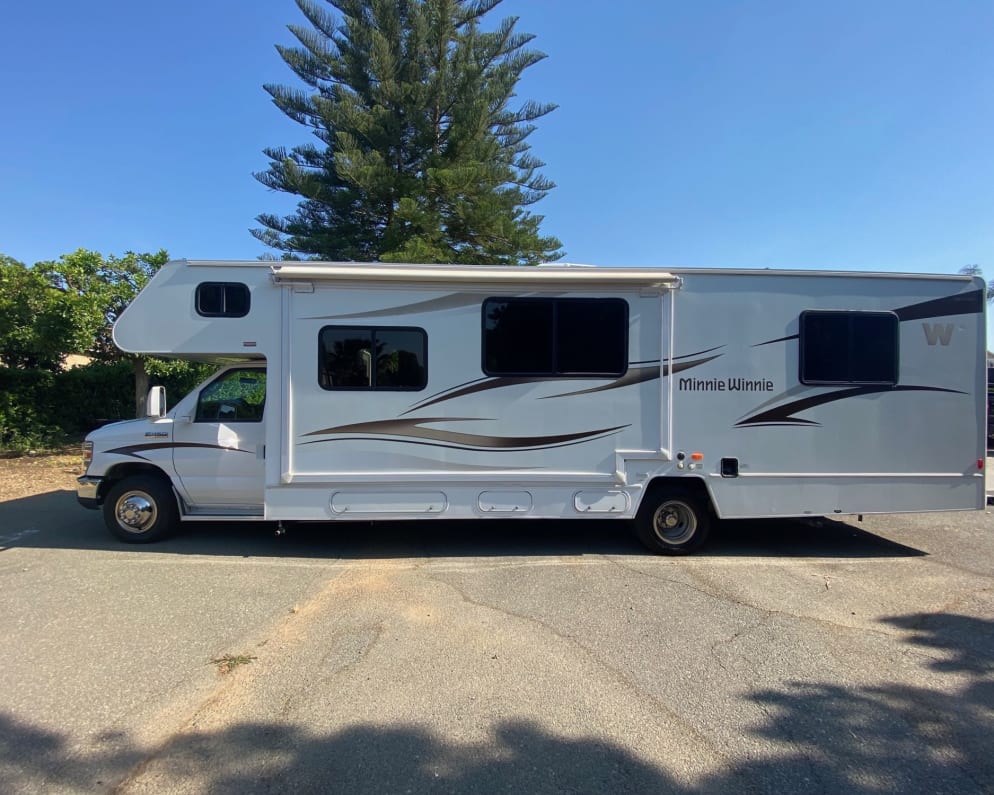 2015 Winnebago Minnie Winnie available for rent in Riverside California