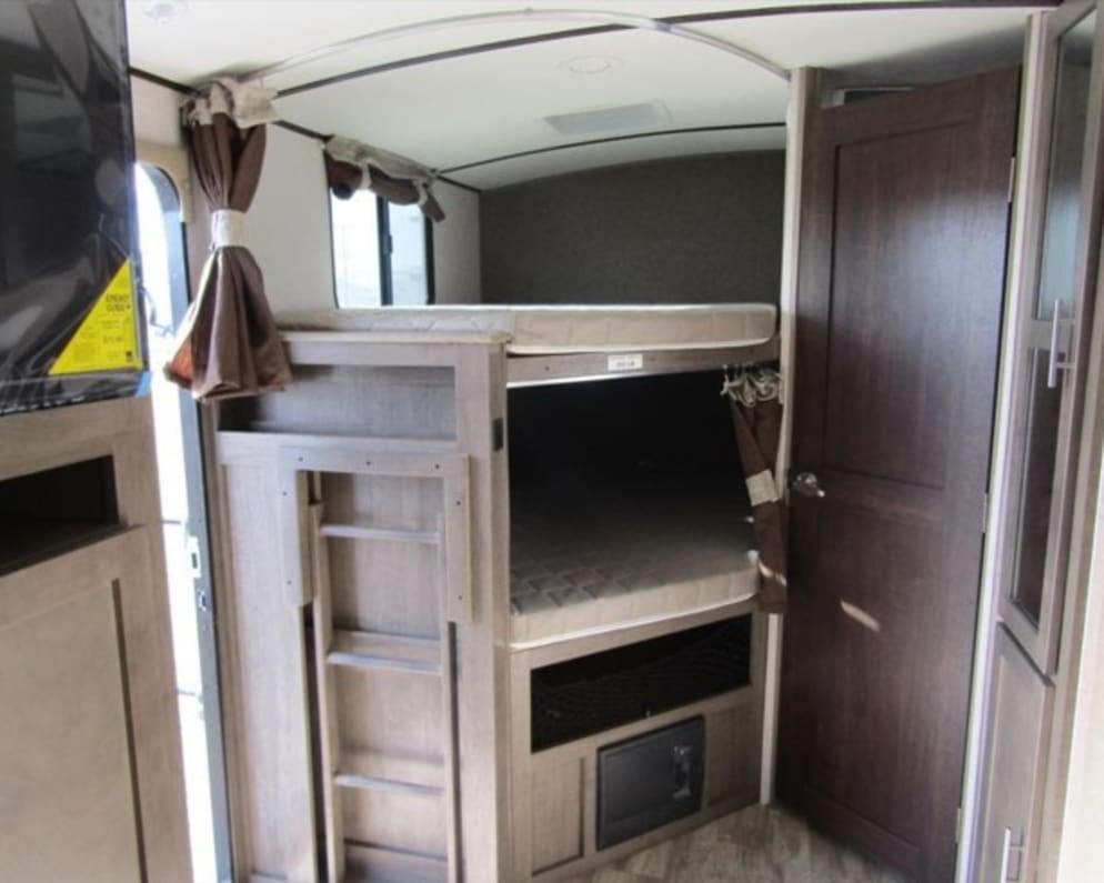 2019 Surveyor  by Forest River for rent in 77578