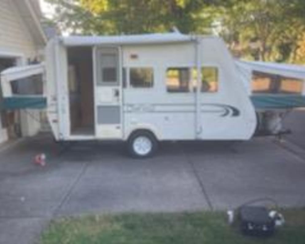 1999 Popup Trailer RV for Rent in Medford, Oregon