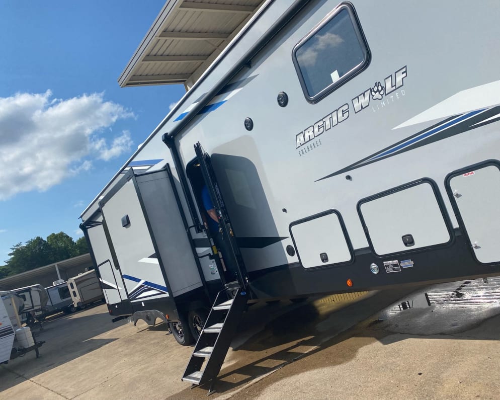 2021 Forest River Arctic Wolf 3770 Suite